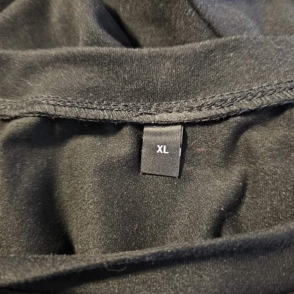 SHEIN Graphic Tee - Picture 4 of 7